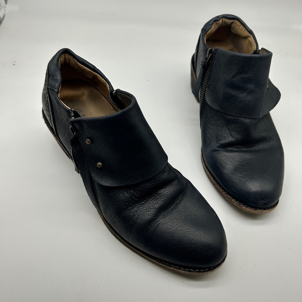 Halsa MichelleB2-045 Black Leather Ankle Boots Side Zip Embossed Women's Size 9M